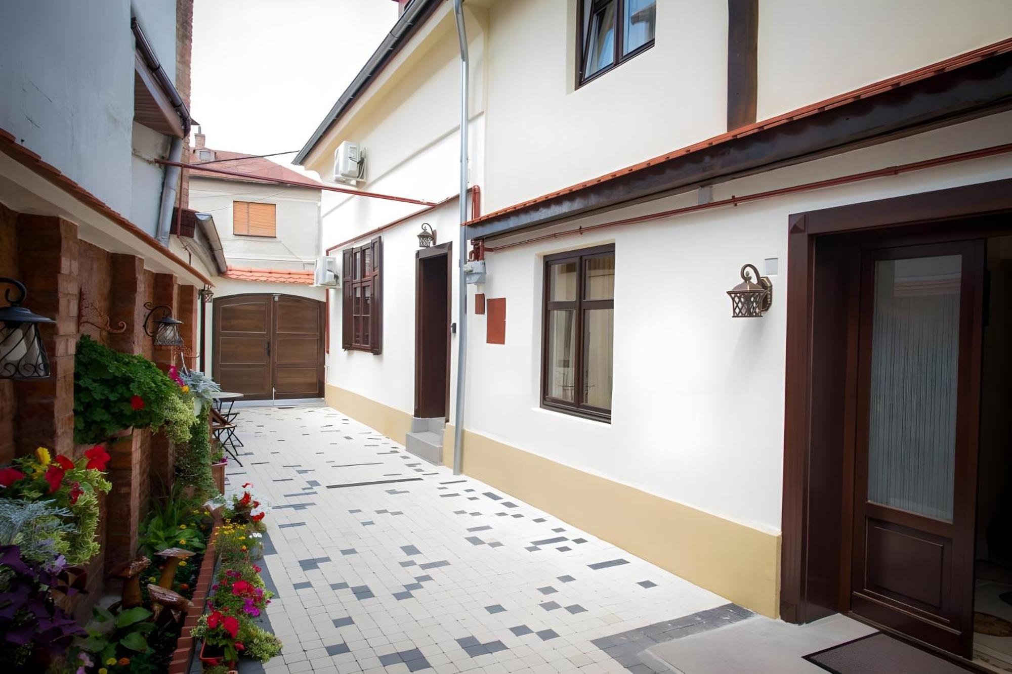 Cochet House Sibiu Aparthotel Exteriör bild