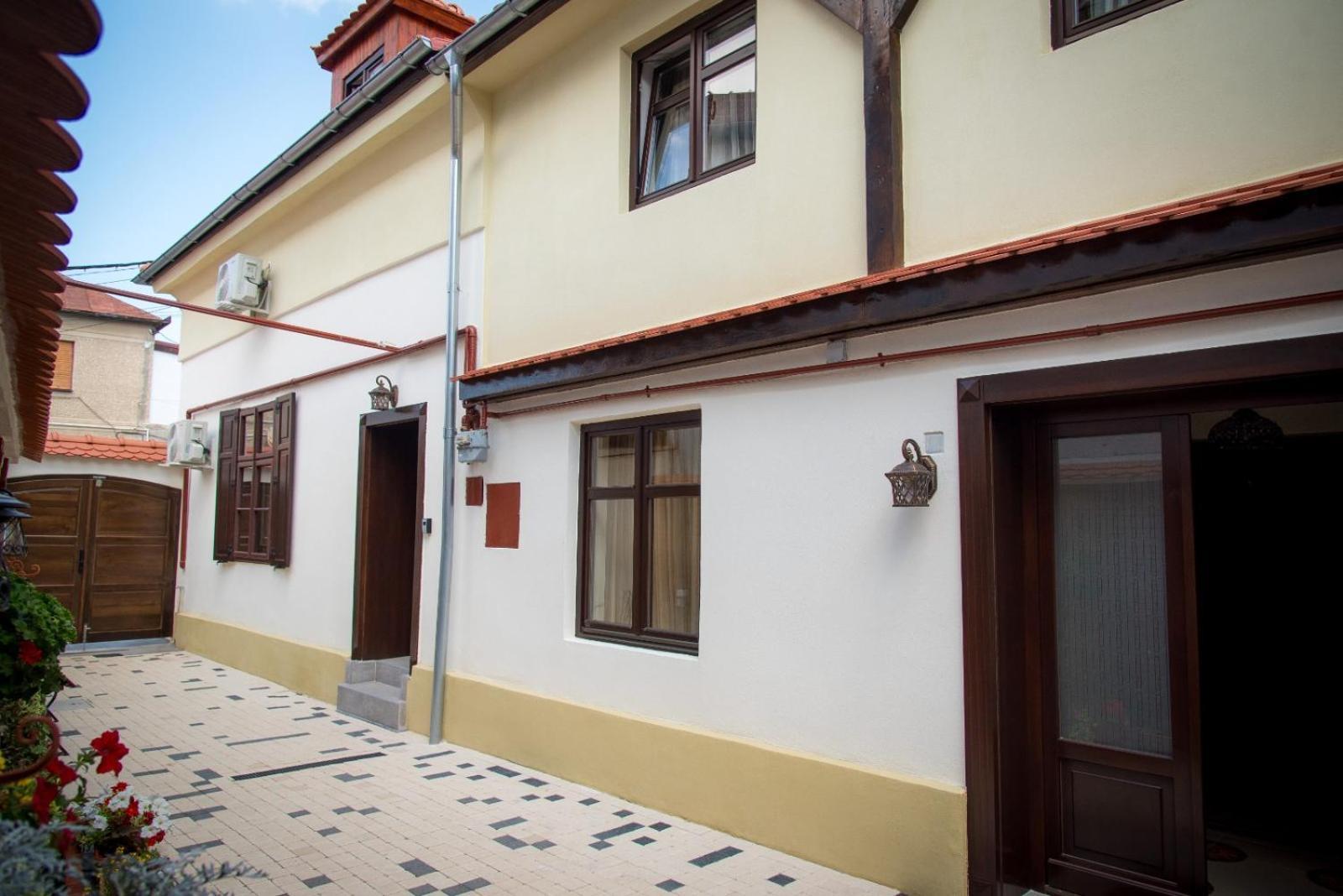 Cochet House Sibiu Aparthotel Exteriör bild